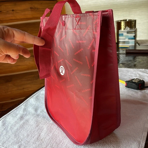LULULEMON RED REUSABLE SMALL TOTE. Ombré w/ lululemon hits scattered all over - Picture 5 of 8